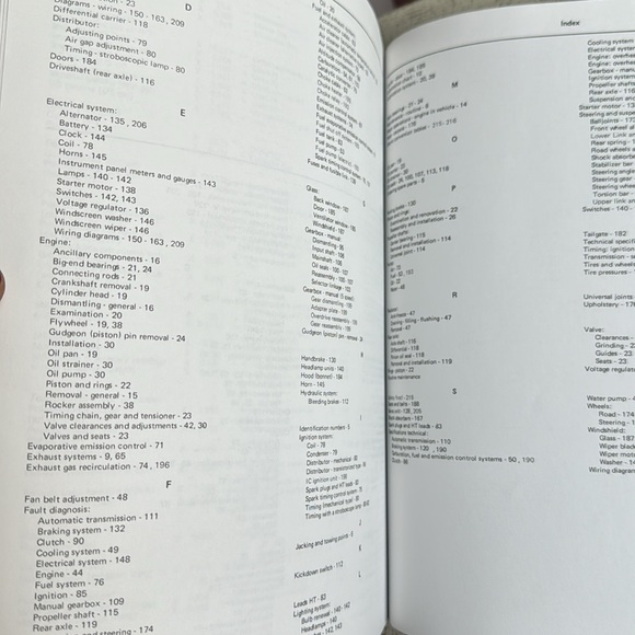 Haynes repair manual for 1973-1979 620 Series pick-up truck 💛 Excellent shape! - Picture 10 of 10